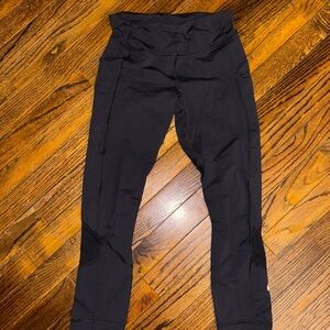 Lululemon black crop legging with mesh